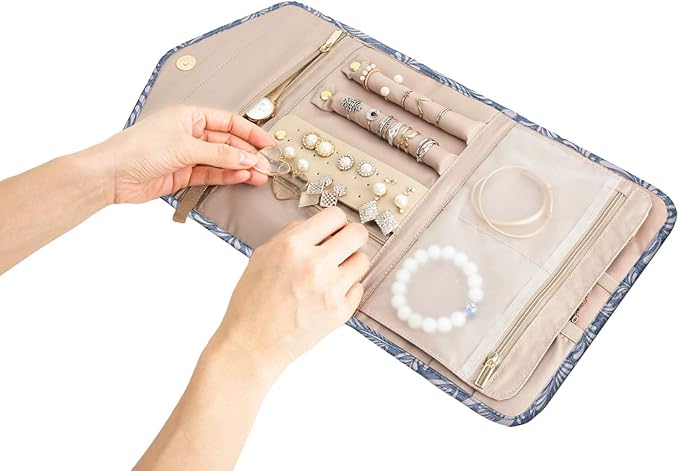 BAGSMART Travel Jewellery Organiser Roll Foldable Jewelry Case for Journey-Rings, Necklaces, Bracelets, Earrings, White Leaf