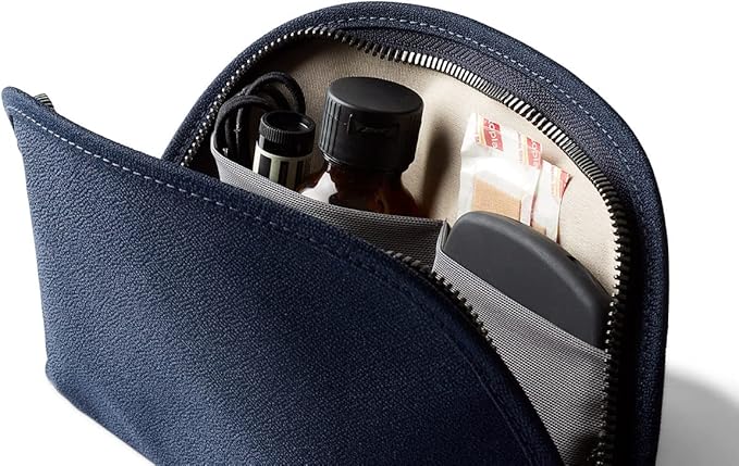 Bellroy Classic Pouch, Everyday kit, Leather and Woven Fabric (pens, Cables, Cosmetics, Personal Items)